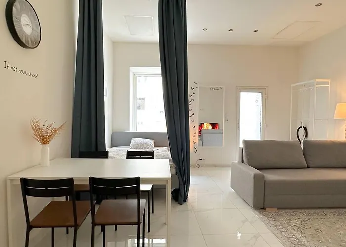 Brand New 2 Flat Near Metro And Old