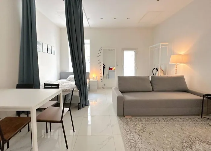 Brand New 2 Flat Near Metro And Old Διαμέρισμα